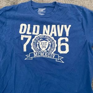 Old navy t shirt L